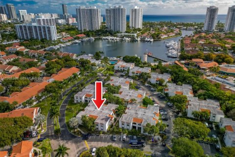 Condo in Aventura, Florida, 2 bedrooms № 2010344 - photo 30