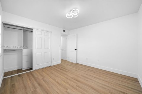 Condo in Aventura, Florida, 2 bedrooms № 2010344 - photo 26