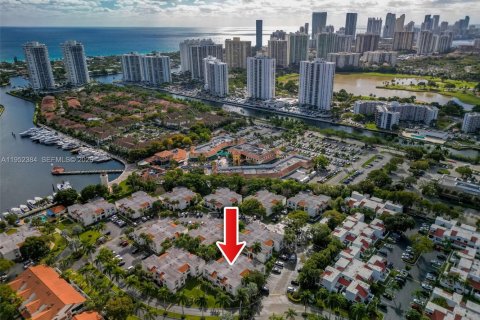 Condo in Aventura, Florida, 2 bedrooms № 2010344 - photo 29
