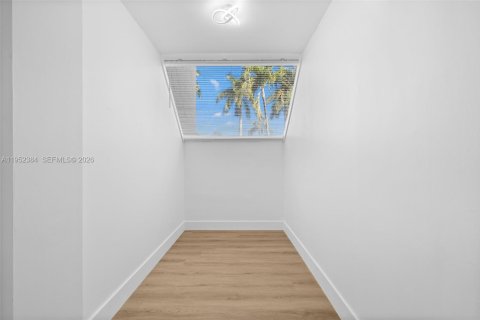 Condo in Aventura, Florida, 2 bedrooms № 2010344 - photo 18