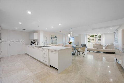 Condominio en venta en Sunny Isles Beach, Florida, 3 dormitorios, 208.01 m2 № 1993742 - foto 7