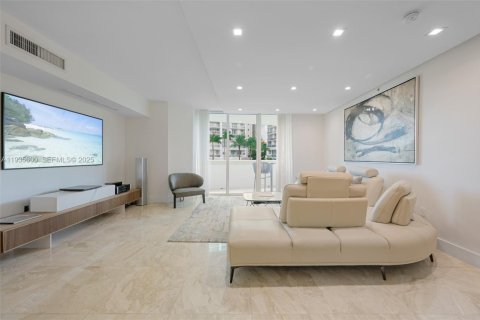 Condominio en venta en Sunny Isles Beach, Florida, 3 dormitorios, 208.01 m2 № 1993742 - foto 1