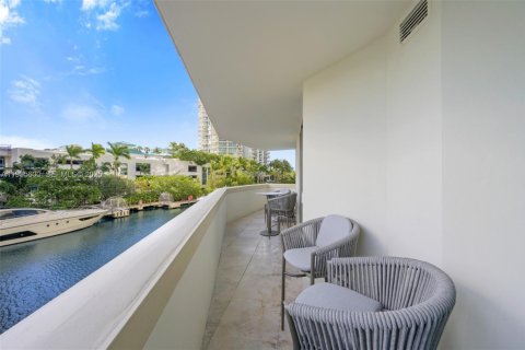 Condominio en venta en Sunny Isles Beach, Florida, 3 dormitorios, 208.01 m2 № 1993742 - foto 28