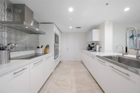 Condominio en venta en Sunny Isles Beach, Florida, 3 dormitorios, 208.01 m2 № 1993742 - foto 8