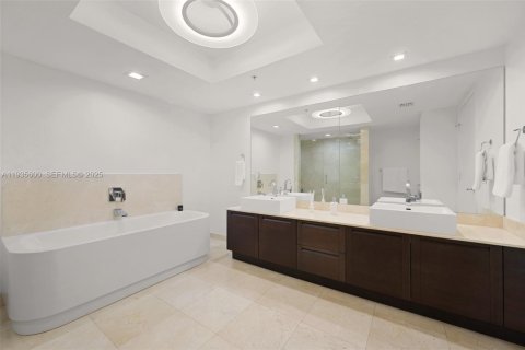 Condominio en venta en Sunny Isles Beach, Florida, 3 dormitorios, 208.01 m2 № 1993742 - foto 18