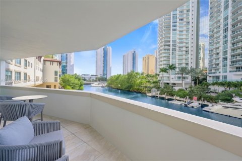 Condominio en venta en Sunny Isles Beach, Florida, 3 dormitorios, 208.01 m2 № 1993742 - foto 27