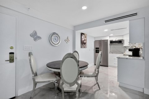 Copropriété à vendre à Miami Beach, Floride: 2 chambres, 89.19 m2 № 2250340 - photo 7