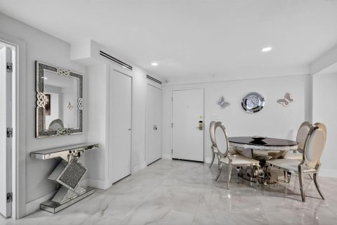 Copropriété à vendre à Miami Beach, Floride: 2 chambres, 89.19 m2 № 2250340 - photo 6