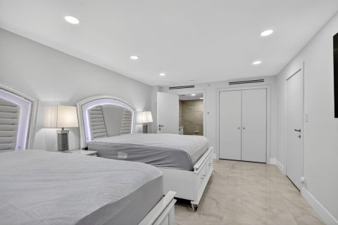Copropriété à vendre à Miami Beach, Floride: 2 chambres, 89.19 m2 № 2250340 - photo 12