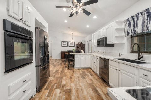 House in Archer, Florida 4 bedrooms, 201.41 sq.m. № 1843877 - photo 4