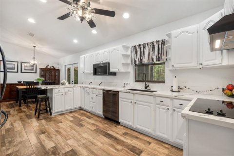 House in Archer, Florida 4 bedrooms, 201.41 sq.m. № 1843877 - photo 13