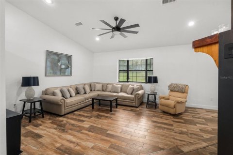 House in Archer, Florida 4 bedrooms, 201.41 sq.m. № 1843877 - photo 7