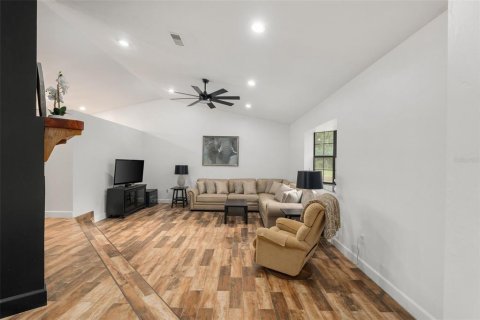 House in Archer, Florida 4 bedrooms, 201.41 sq.m. № 1843877 - photo 8