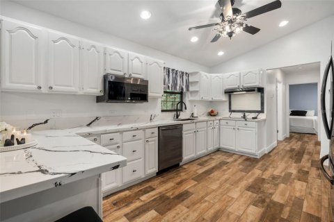 House in Archer, Florida 4 bedrooms, 201.41 sq.m. № 1843877 - photo 3