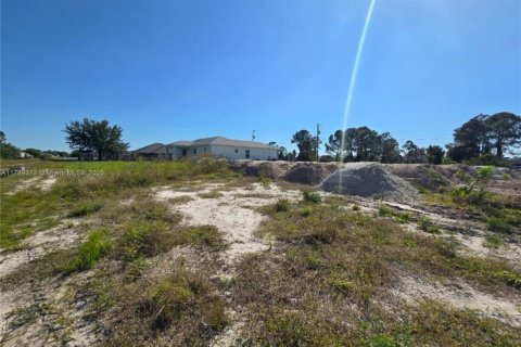 House in Lehigh Acres, Florida 3 bedrooms № 1935399 - photo 23