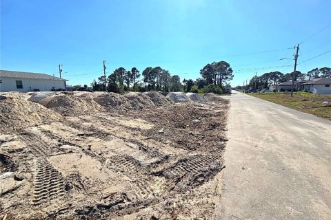 House in Lehigh Acres, Florida 3 bedrooms № 1935399 - photo 17