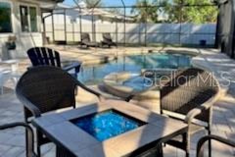House in Sarasota, Florida 2 bedrooms, 112.04 sq.m. № 1628966 - photo 1
