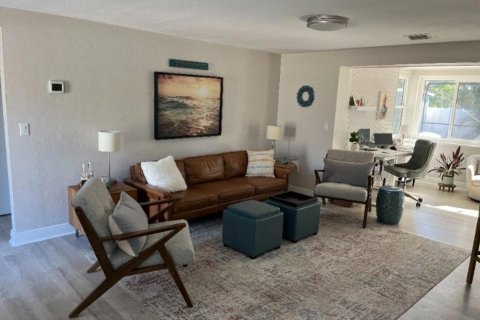 House in Sarasota, Florida 2 bedrooms, 112.04 sq.m. № 1628966 - photo 14