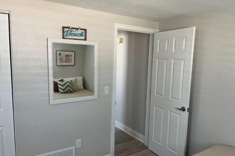 House in Sarasota, Florida 2 bedrooms, 112.04 sq.m. № 1628966 - photo 24