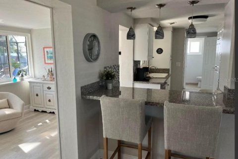 House in Sarasota, Florida 2 bedrooms, 112.04 sq.m. № 1628966 - photo 10