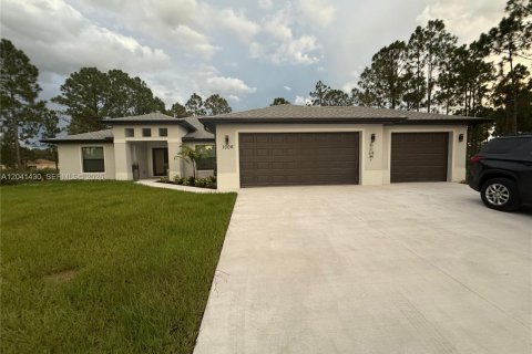 House in Lehigh Acres, Florida 4 bedrooms № 2240429