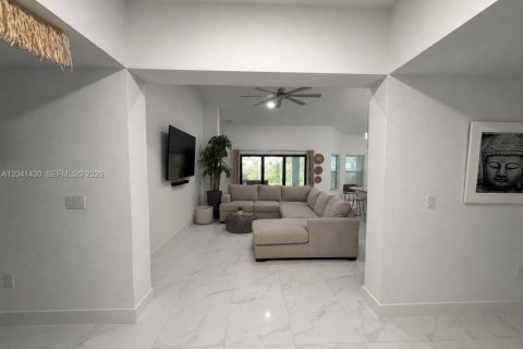 Villa ou maison à louer à Lehigh Acres, Floride: 4 chambres № 2240429 - photo 8