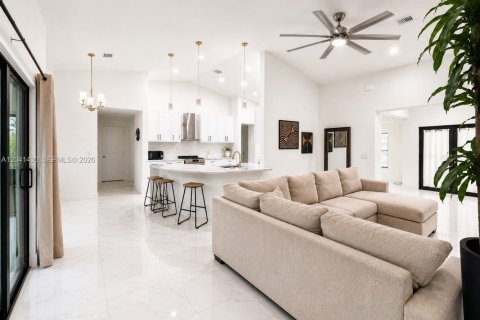 Villa ou maison à louer à Lehigh Acres, Floride: 4 chambres № 2240429 - photo 7