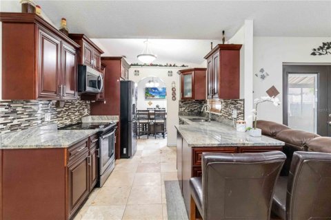 House in Kissimmee, Florida 4 bedrooms, 155.89 sq.m. № 1893671 - photo 16