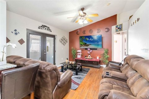 House in Kissimmee, Florida 4 bedrooms, 155.89 sq.m. № 1893671 - photo 10