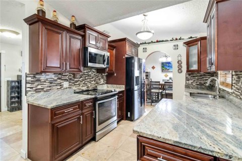 House in Kissimmee, Florida 4 bedrooms, 155.89 sq.m. № 1893671 - photo 17