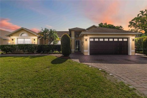 House in Kissimmee, Florida 4 bedrooms, 155.89 sq.m. № 1893671 - photo 1