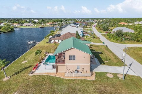 Villa ou maison à vendre à Port Charlotte, Floride: 3 chambres, 220.36 m2 № 1785325 - photo 4