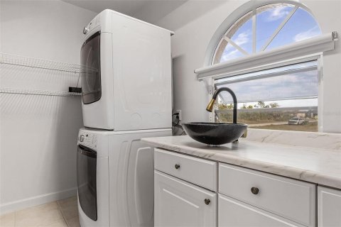 Villa ou maison à vendre à Port Charlotte, Floride: 3 chambres, 220.36 m2 № 1785325 - photo 17