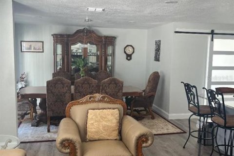 Casa en alquiler en Orlando, Florida, 4 dormitorios, 252.14 m2 № 1740526 - foto 7