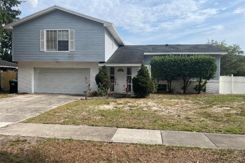 Casa en alquiler en Orlando, Florida, 4 dormitorios, 252.14 m2 № 1740526 - foto 1