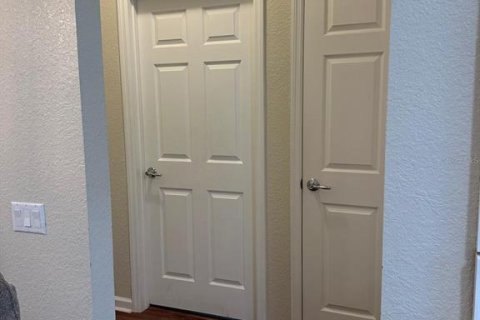 Condo in Orlando, Florida, 3 bedrooms № 2113919 - photo 16