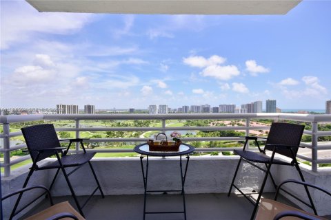 Condo in Aventura, Florida, 2 bedrooms № 2048249 - photo 2