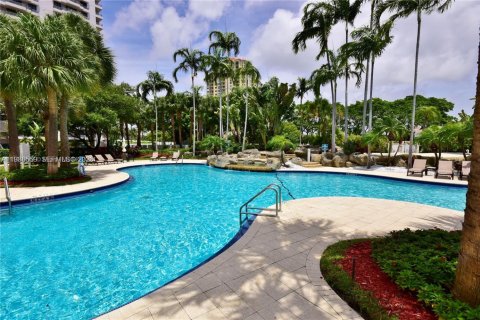 Condo in Aventura, Florida, 2 bedrooms № 2048249 - photo 21