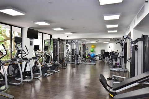 Condo in Aventura, Florida, 2 bedrooms № 2048249 - photo 13