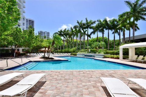 Condo in Aventura, Florida, 2 bedrooms № 2048249 - photo 17