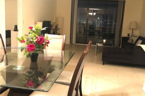 Condo in Aventura, Florida, 2 bedrooms № 2048249 - photo 5