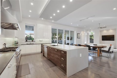 Villa ou maison à vendre à Maitland, Floride: 4 chambres, 331.38 m2 № 2125967 - photo 9