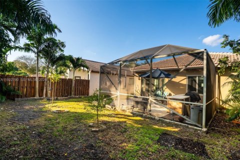 Villa ou maison à vendre à Pembroke Pines, Floride: 4 chambres, 141.77 m2 № 1995895 - photo 25