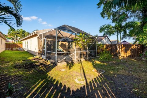Villa ou maison à vendre à Pembroke Pines, Floride: 4 chambres, 141.77 m2 № 1995895 - photo 26