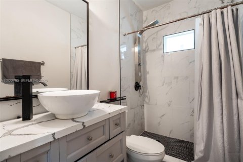 Villa ou maison à vendre à Pembroke Pines, Floride: 4 chambres, 141.77 m2 № 1995895 - photo 15