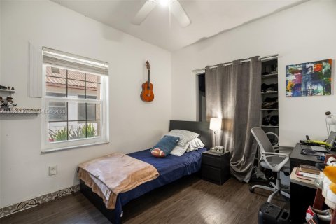 Villa ou maison à vendre à Pembroke Pines, Floride: 4 chambres, 141.77 m2 № 1995895 - photo 18