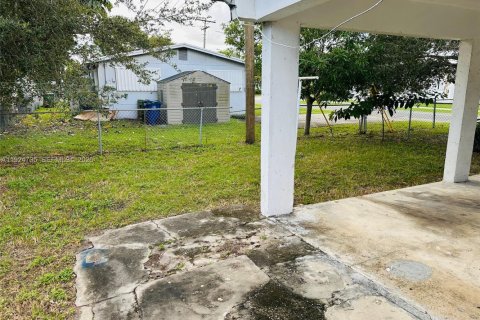 House in Hallandale Beach, Florida 2 bedrooms, 81.29 sq.m. № 1983007 - photo 14