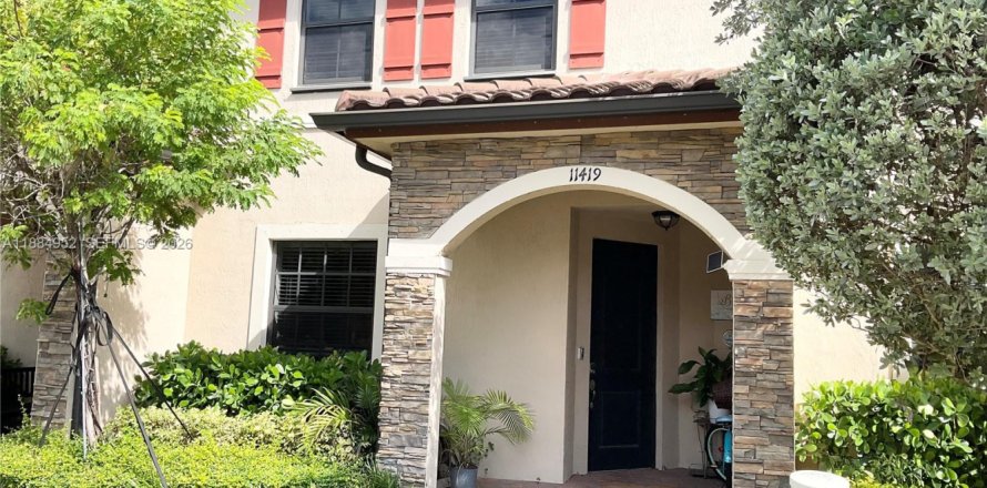 Таунхаус в Хомстед, Флорида 3 спальни, 154.12м2 № 2020490