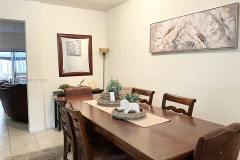 Купить таунхаус в Хомстед, Флорида 3 спальни, 154.12м2, № 2020490 - фото 4