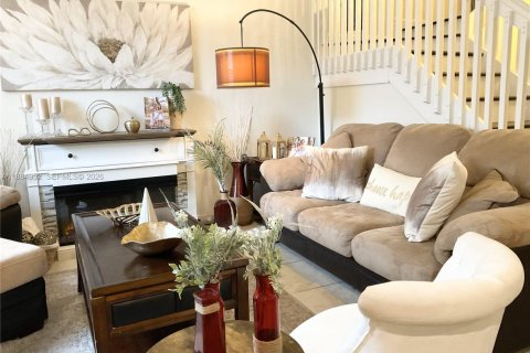 Купить таунхаус в Хомстед, Флорида 3 спальни, 154.12м2, № 2020490 - фото 2